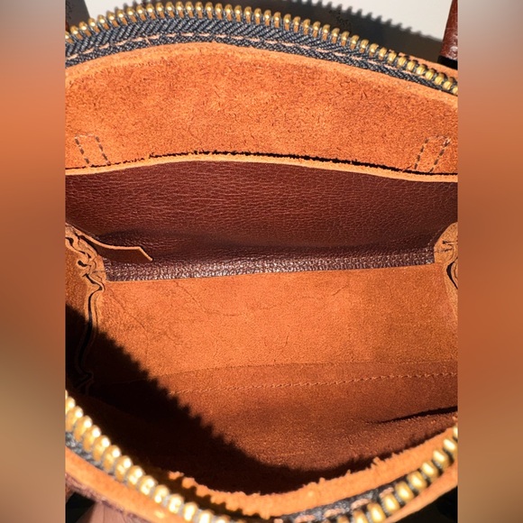 LIKE NEW Premium Portland Leather Small Sloan - Coldbrew Pebbled + Bonus Charm - Picture 13 of 16